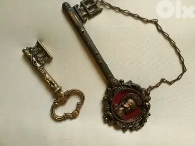 مفاتيح نحاس انتيك