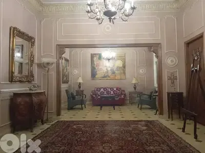 HIGH CEILLING VINTAGE IN ACHRAFIEH SASSINE AREA 170SQ  (AC-1083)