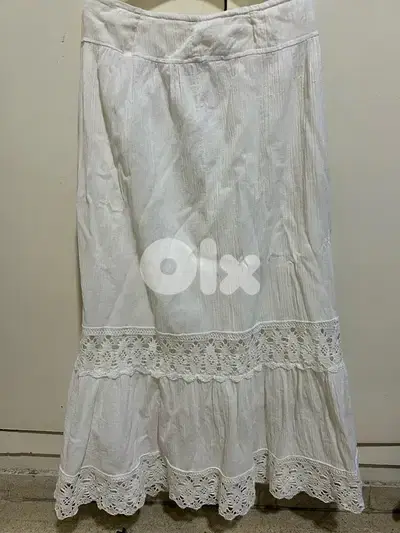 dantel white skirt | تنورة دانتيل بيضاء