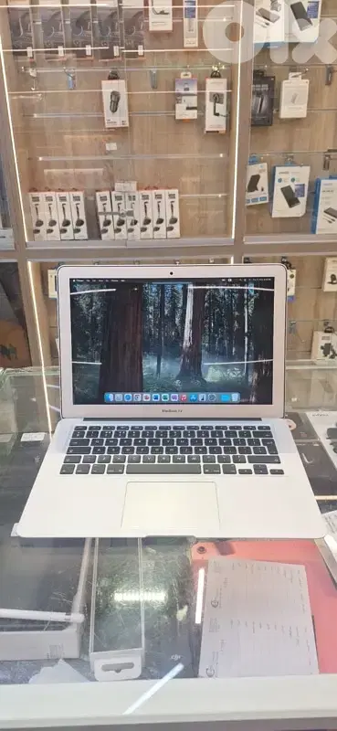 Used macbook air 13 2017 8 ram  128gb  511 cycle