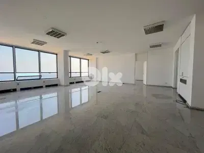 Prime Location Office for Rent in Hamra مكتب للإيجار في موقع مميز