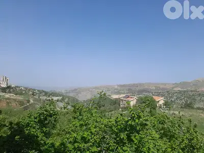 Land + Small Villa For Sale In Tarchich ارض مع فيلا للبيع في ترشيش