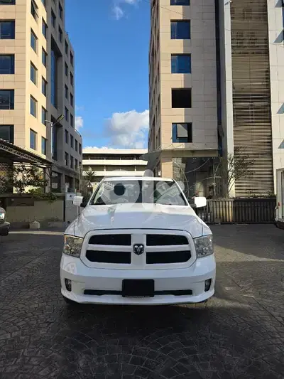 Dodge Ram 2015 V8 4x4 5.7 Hemi 395 HP