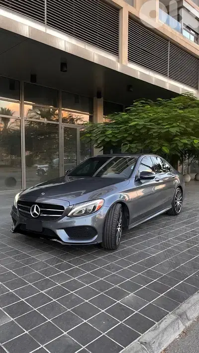 Mercedes-Benz C300 2018 AMG Line -Shadow Line