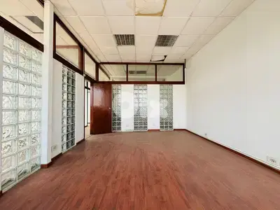 RAO26-4765 Office 220m2 for rent in Sin l Fil, $ 1,950 cash