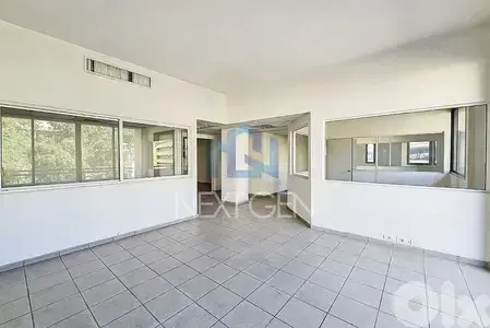 Office For Rent in Hazmieh|مكتب للأجار في ألحازمية