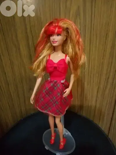 "RAYNA" Barbie ROCK 'N ROYAL ROCKSTAR like new doll 2014 Mattel=25$