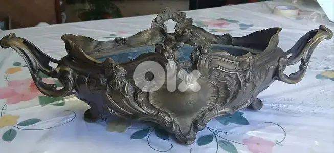 vase bronze