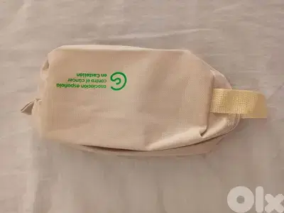 مقلمة للماكياج او للإغراض