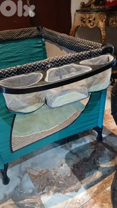 تخت بارك مع فرشتو