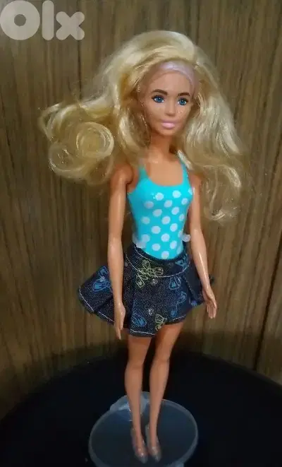 Barbie MOVIE NIGHT/BEACH PARTY COLOR REVEAL Mattel doll 2020+WIG+Shoes