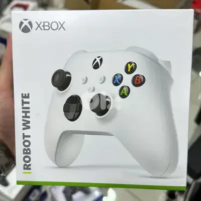 Xbox joystick robot white