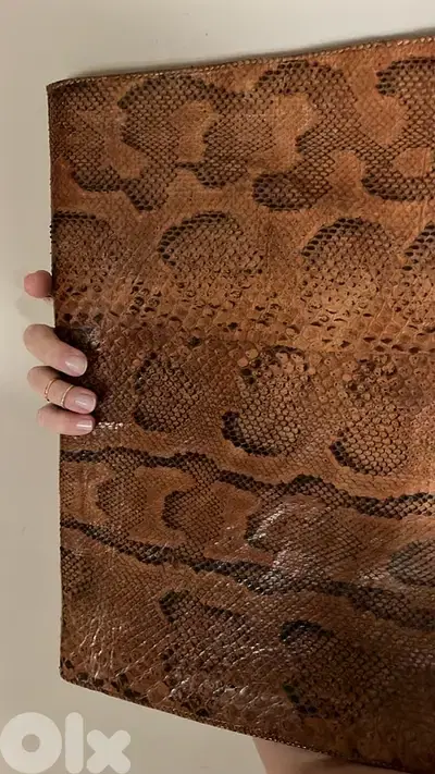 GENUINE LEATHER PORTFOLIO