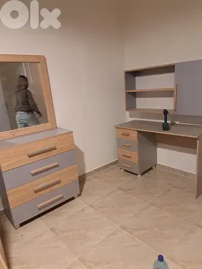 شفنير مع مكتب جديد من المعمل بافضل الاسعار