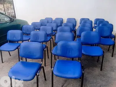 كراسي اوروبي شبه جديد سعر وحدي 20$