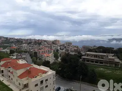 شقة ارضية مع حديقة 237 m² للبيع في بحمدون المحطة