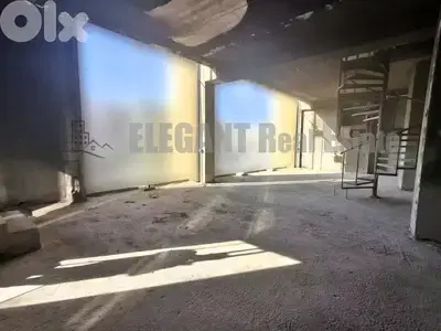 Huge Showroom | High End Finishing | for Rent | Down Town | Prime Loca