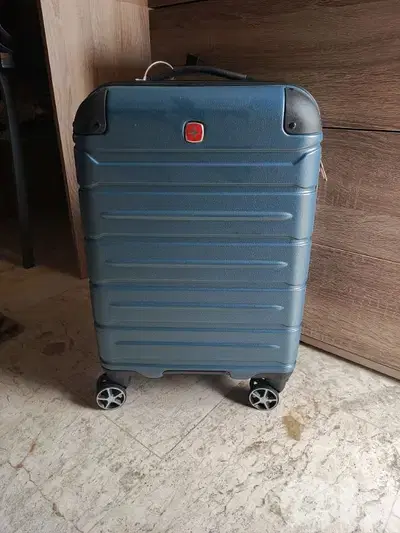 SwissGear Suitcase carry-on Authentic