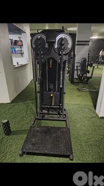 lateral raise nd chest machine