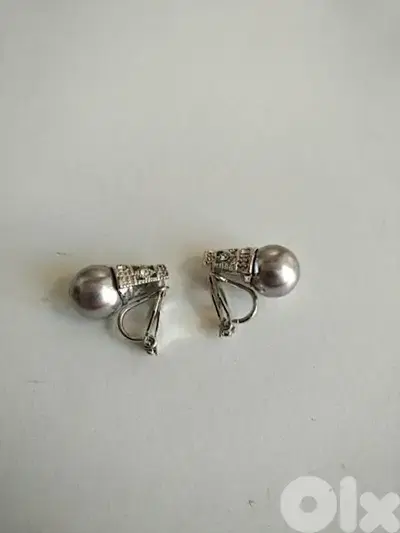 Globe strass pearl earrings - Not Negotiable