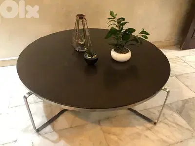centre table in excellent condition, 160$