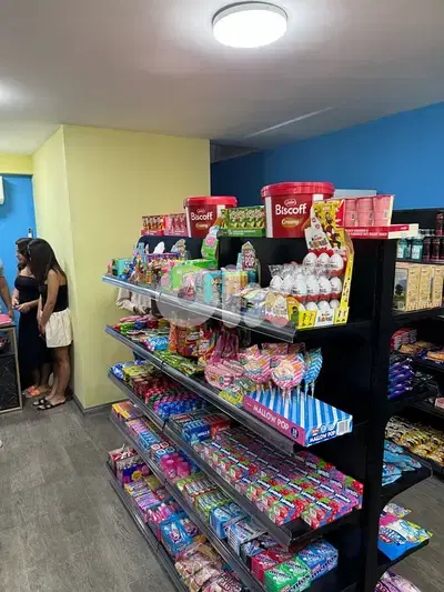 Stands & Shelves for Supermarket & Stores