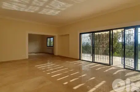 Villa For Sale in Baabdat