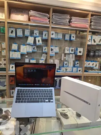 Used macbook air 13 2019  *8/128 gb  *cor i5 *236 cycle