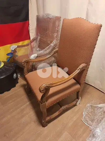 كراسي صالون فوتوي برجير ضهر عالي حفر ناعم انتيك سعر لقطة