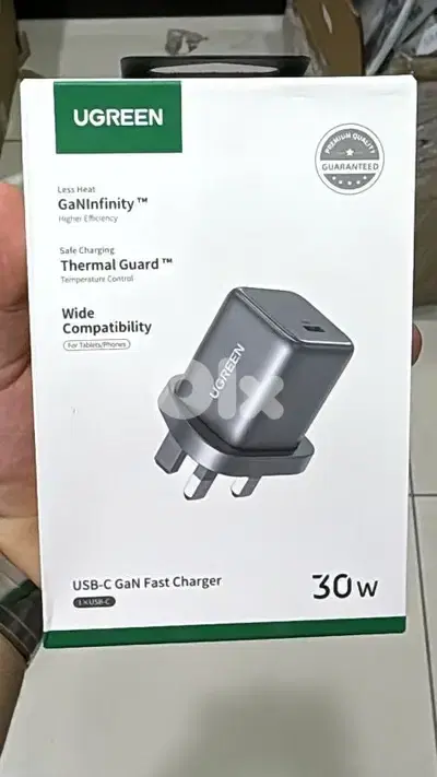 Ugreen 30w usb-c Gan Fast charger 3 pin black X513