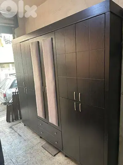 اوضة نوم شغل توصاية عشر درف مع فرشة اسفنج كتير مرتبة ونظيفة