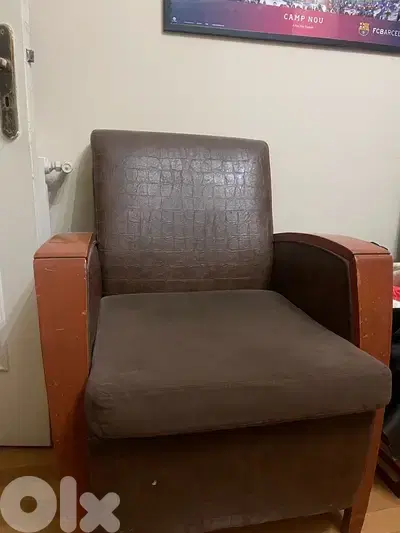 2 Armchairs for sale in good condition