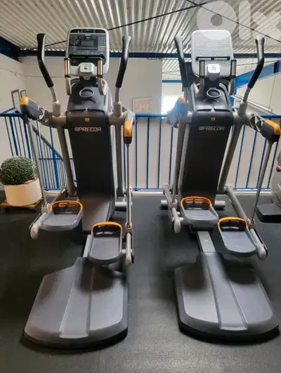 Precor Elliptical made in usa fe mna 4 like new delivery available