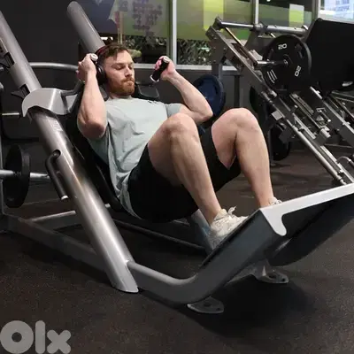 Huck squat like new for gym