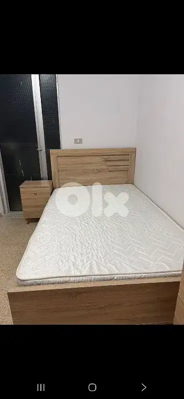 تخت مفرد ونص 120 سم مع كمود صغيرة