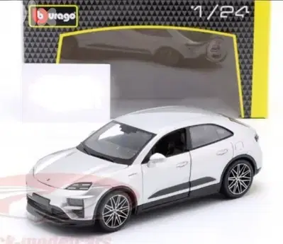 Porsche Macan Turbo Electric 2024 diecast car model 1;24