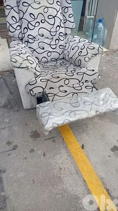 صوفا إيطالي شبه جديد