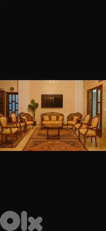 sofas & chairs