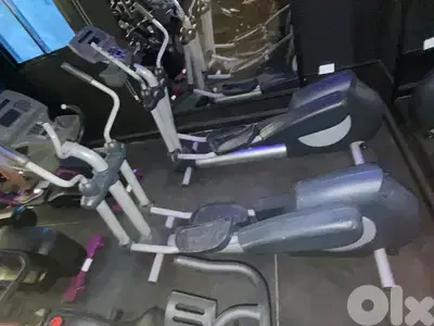 2 elliptical life fitness