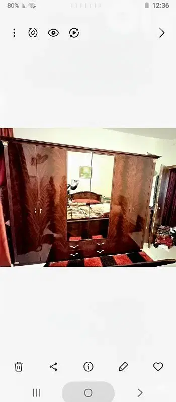 غرفة نوم مرتبة شبه جديدة