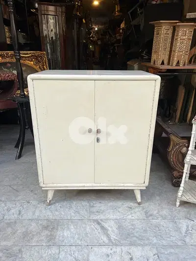 Vintage antique 1950’s cabinet 175 $ 80cmx1m خزانة مميزة جداا