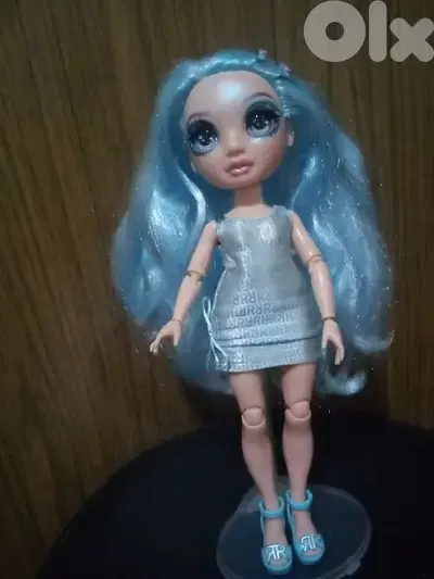 GABRIELLA ICELY RAINBOW HIGH posable great doll+her own dress+shoes=43