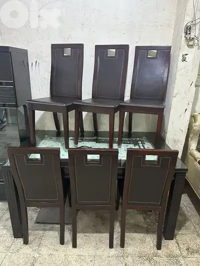 طاولة سفرة شغل توصاية ست كراسي كتير مرتبة ونظيفة