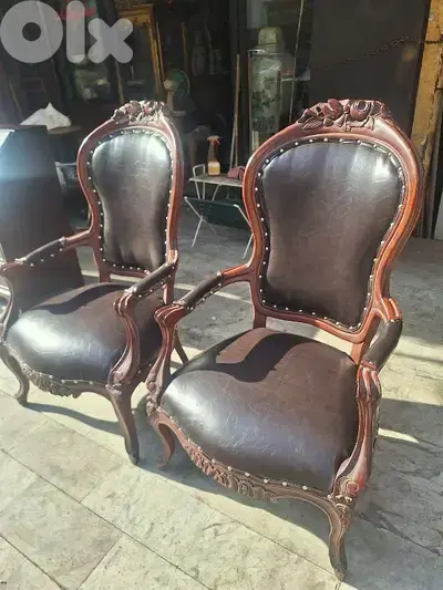 كنب فوتوي عدد٢ ايطالي جلد مميز رائع جدا