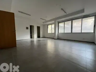 Office for Rent in Hamra – Prime Locationمكتب مميز للإيجار في الحمرا –