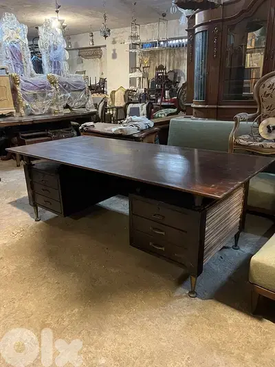 vintage desk 1950’s مكتب مميز تصميم الخسمينات ولا اروع حجم كبير