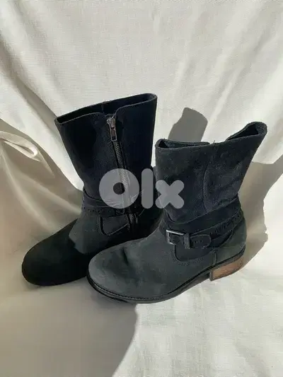 Ugg  dark blue suede boots