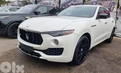 Maserati Levante 2017 Qs4 luxury package clean carfax