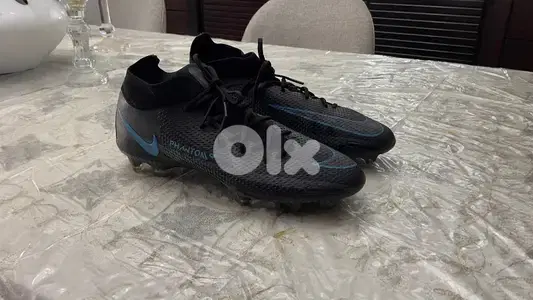 Nike football phantom GT size 44