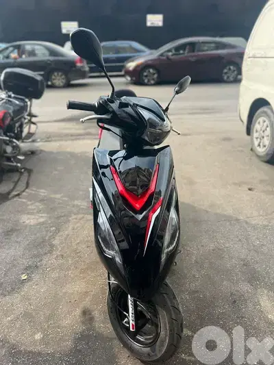 Lindy R / 125 cc / 2025